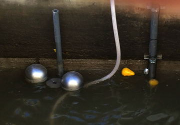 Dual stainless steel floating skimmers
